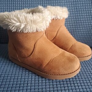 Cat & jack furry Tan boots 10 Toddler